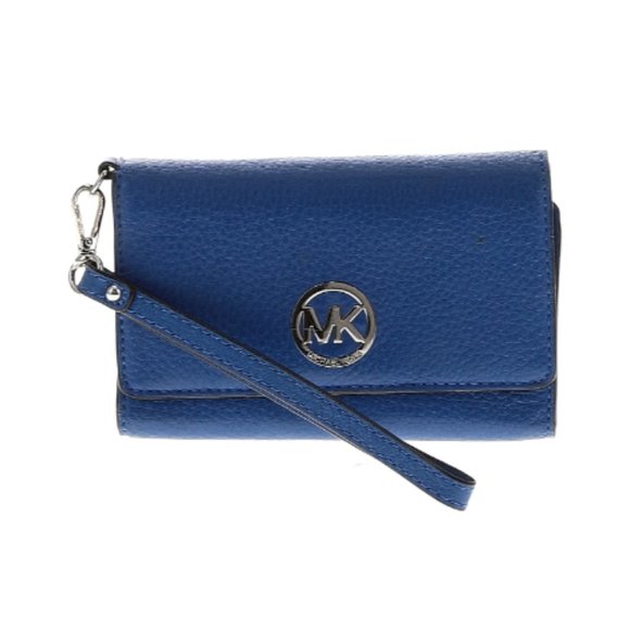Michael Kors Leather Wristlet. - Picture 1 of 5